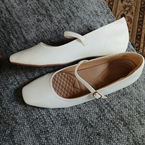 Chic White Women's Flats with Strap